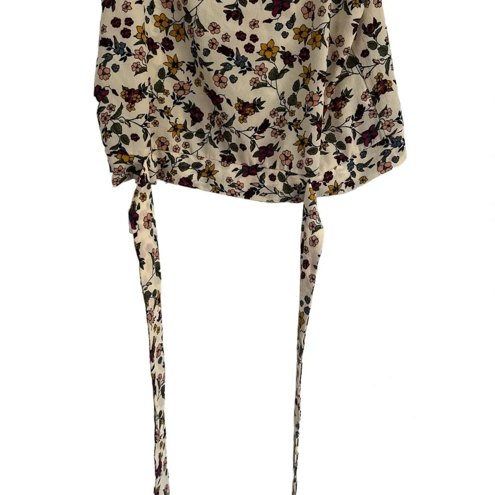 Floral Ruffle Blouse - Picture 2 of 7